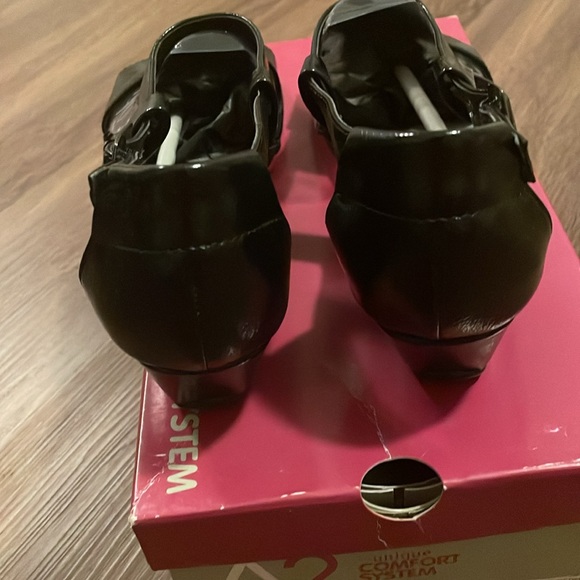 A2 Aerosol Heel Rest Women Shoes Size 7 NWT - Picture 2 of 3